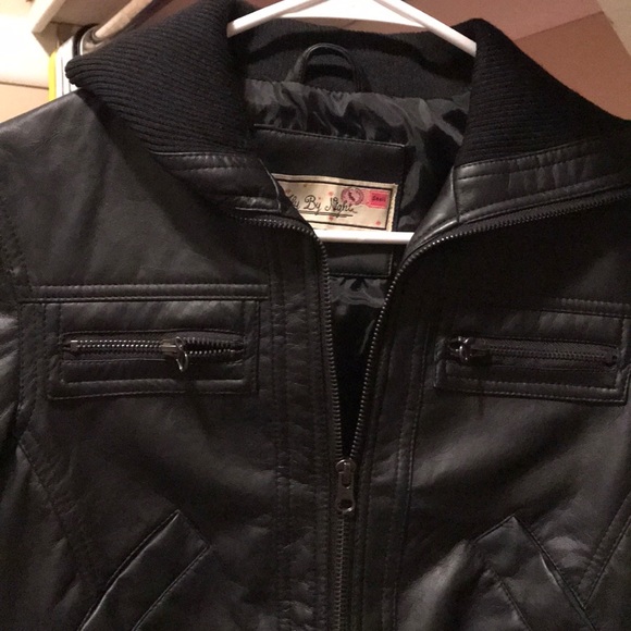 Jacket - Picture 3 of 4